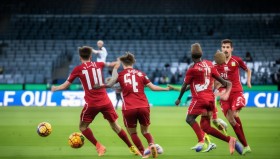 爆冷开局！夺冠热门强队意外落败，密集防守下陷危机，背水一战求晋级